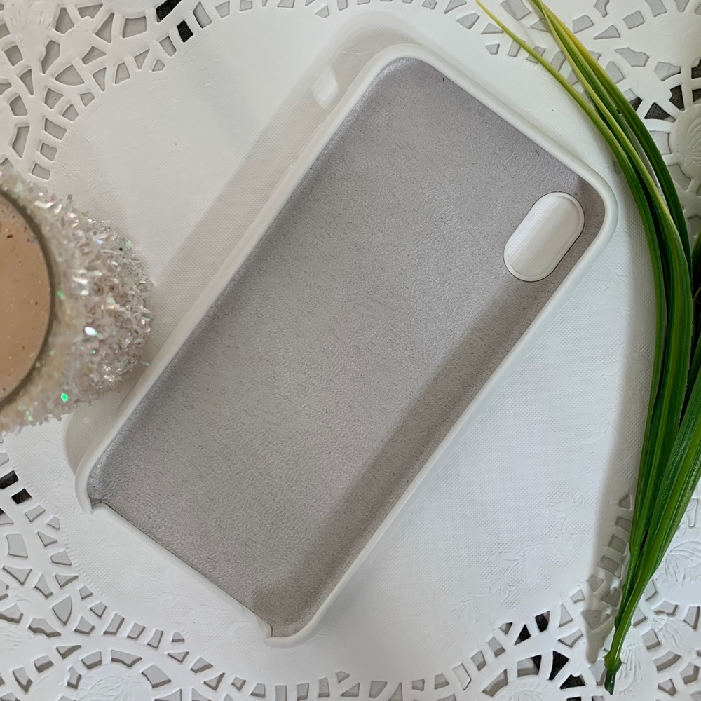 iPhone Xr Case / Protective Silicone Case / White - Picture 2 of 3